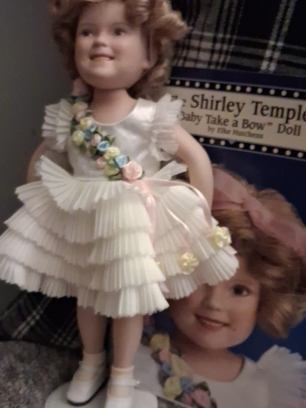 Danbury Mint "Baby Take A Bow" Shirly Temple 10.5in Doll.